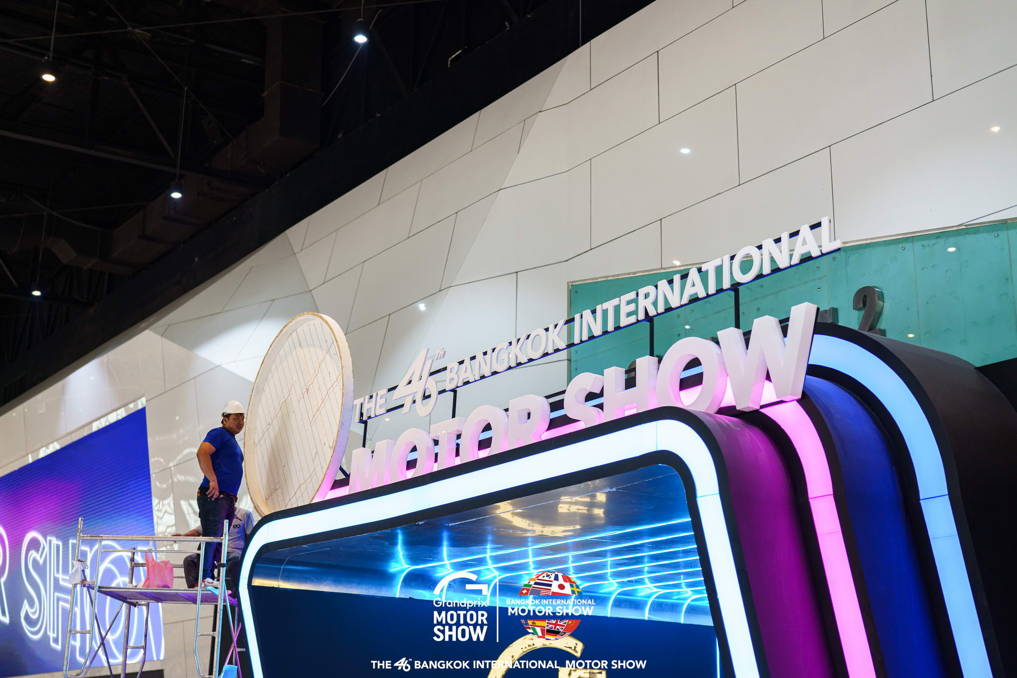 Hamarosan kezdődik a világ legnagyobb autó és motor kiállítása!