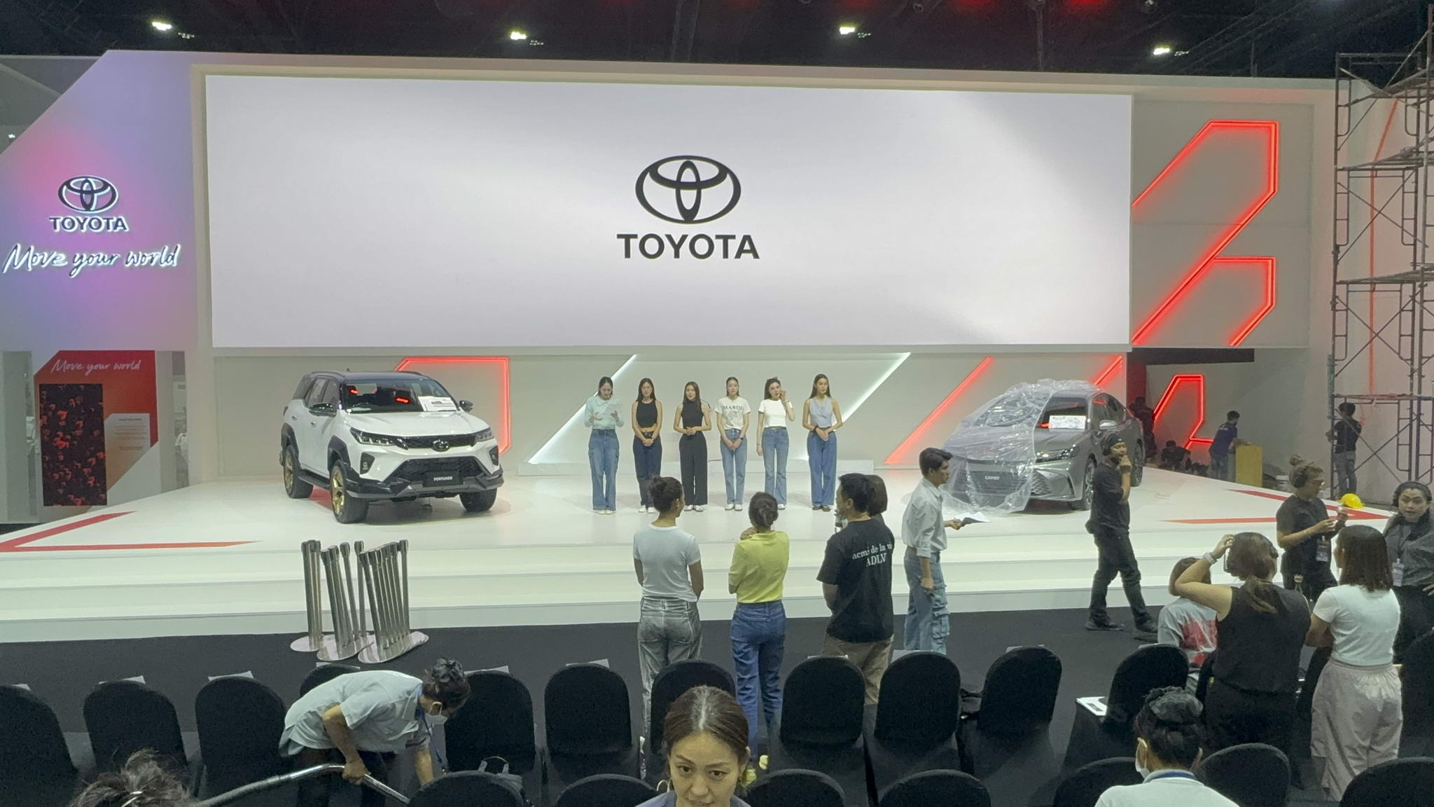 Bangkokban már ma van és kezdődik a SHOW nyitás előtt körbenéztünk!